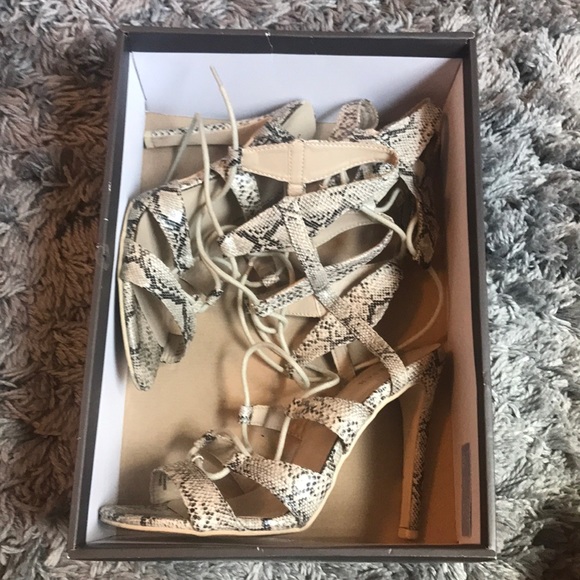 Snake print strap-up heels - Picture 3 of 3